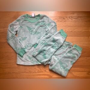 Soft fleece Yoda Pajama set - Size Medium / 8 - Star Wars